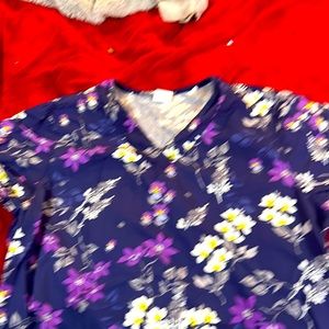 Nursing scrub top